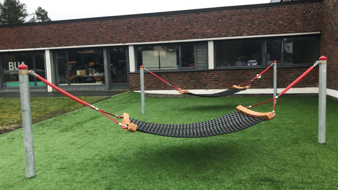 Hengekøye med stolper