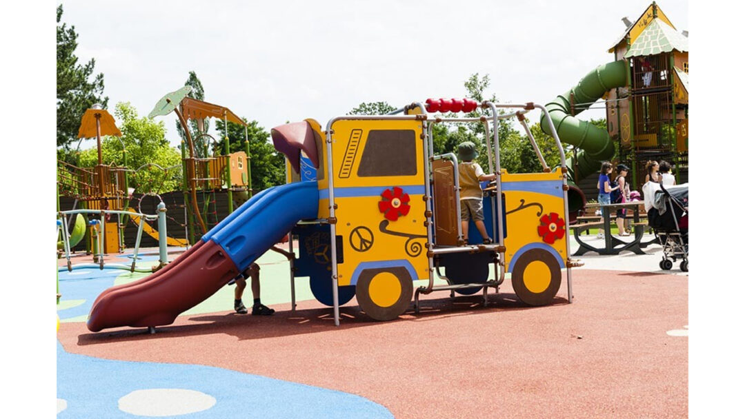 Folkevognbuss med sklie