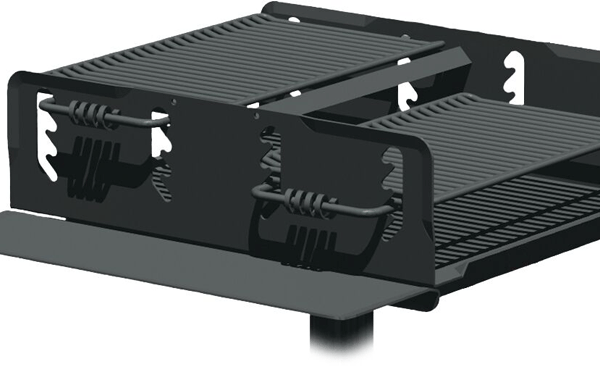 stor grill i stål med robust jernrist