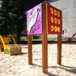 25-060-001_20 Stolpe til tre aktivitetspaneler