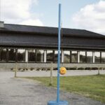 Smashball med stolpe og sementblokk