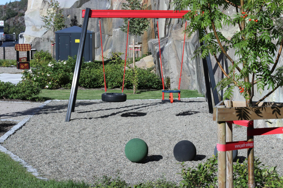 huskestativ for 2 seter i Tindlund park Huskestativ for to seter