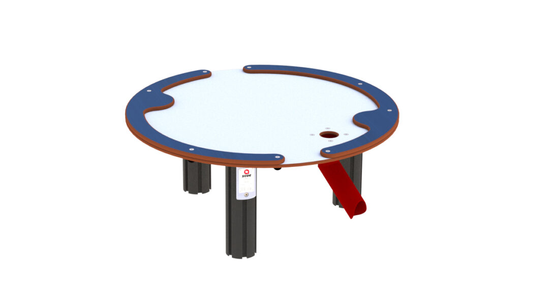 Vann og sandbord med rør