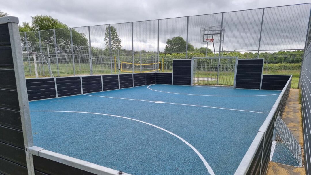 Multibane 15x25,5m med mål