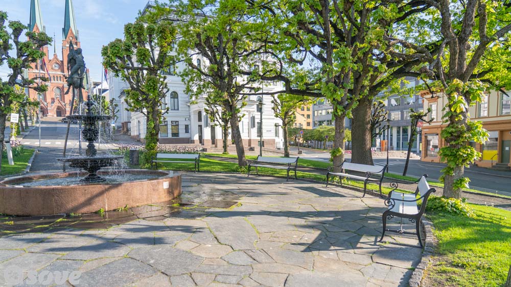 81-174-800-04 Ulefos parkbenk i hvit